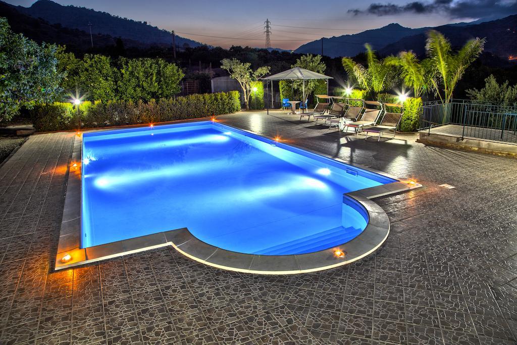 Casa Vacanze Alcantara Gaggi Ngoại thất bức ảnh