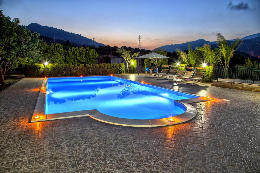 Casa Vacanze Alcantara Gaggi Ngoại thất bức ảnh